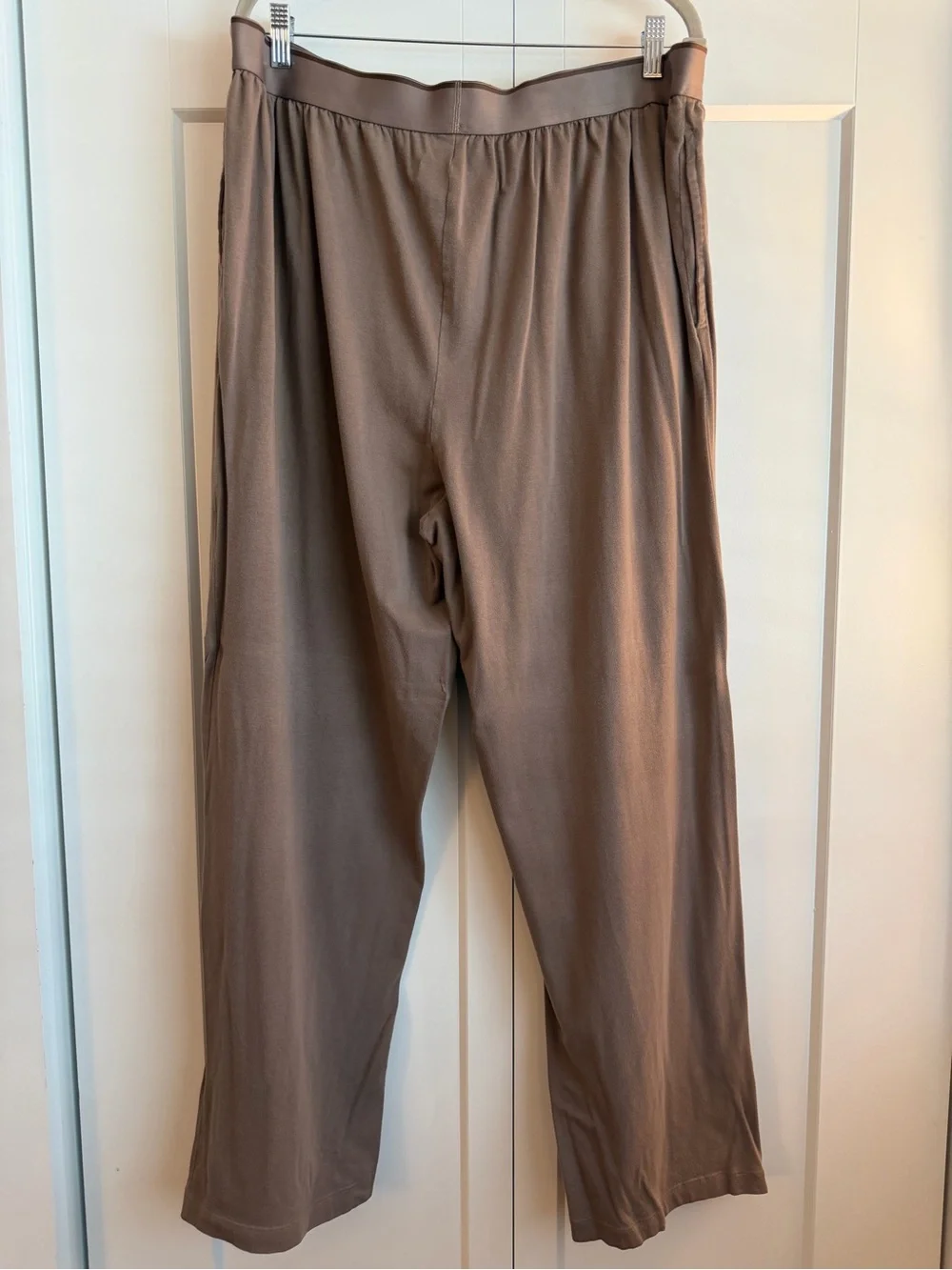 SKIMS Men's Relaxed Sleep Pants in Brown - Size 3X